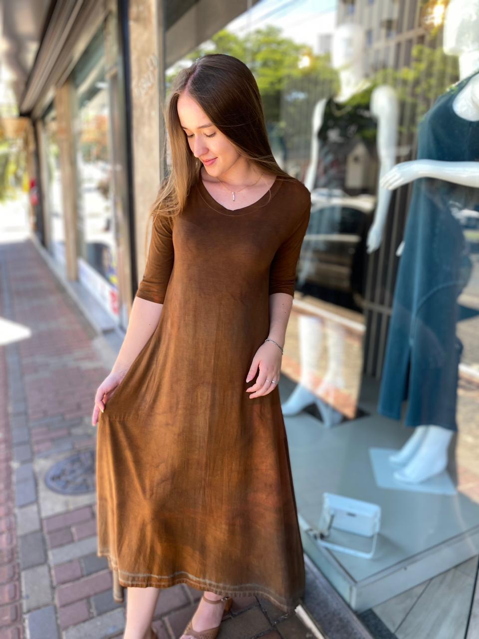 Vestido Marrom Amplo com Manga 3/4