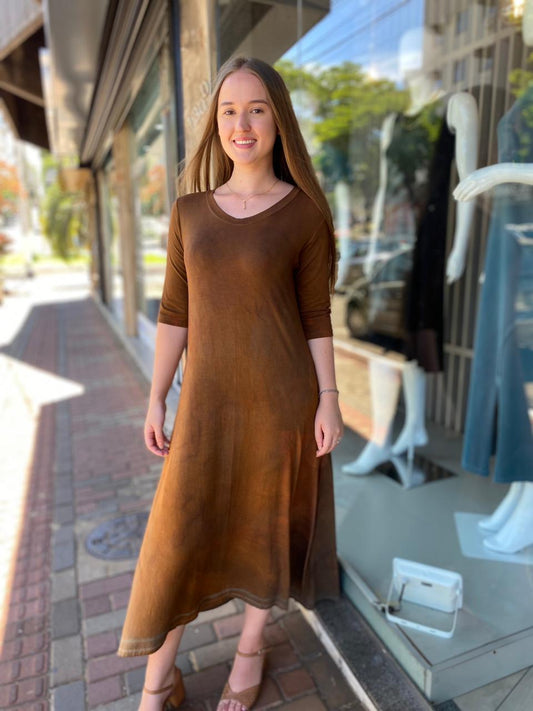 Vestido Marrom Amplo com Manga 3/4